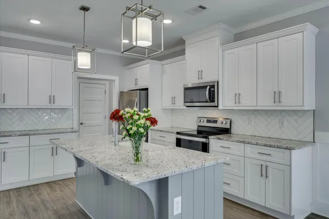 $379,500 | 252 Amelia Drive, McCormick, SC 29835