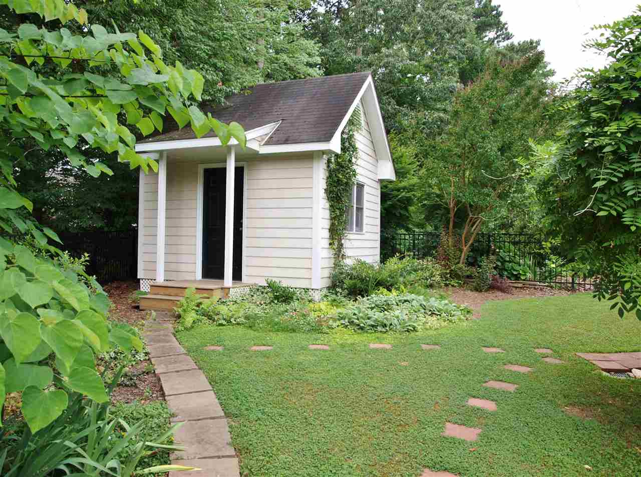 6200 Wyckhurst Court Raleigh, NC 27609 - Photo 28 of 28 Garden shed/sheshed