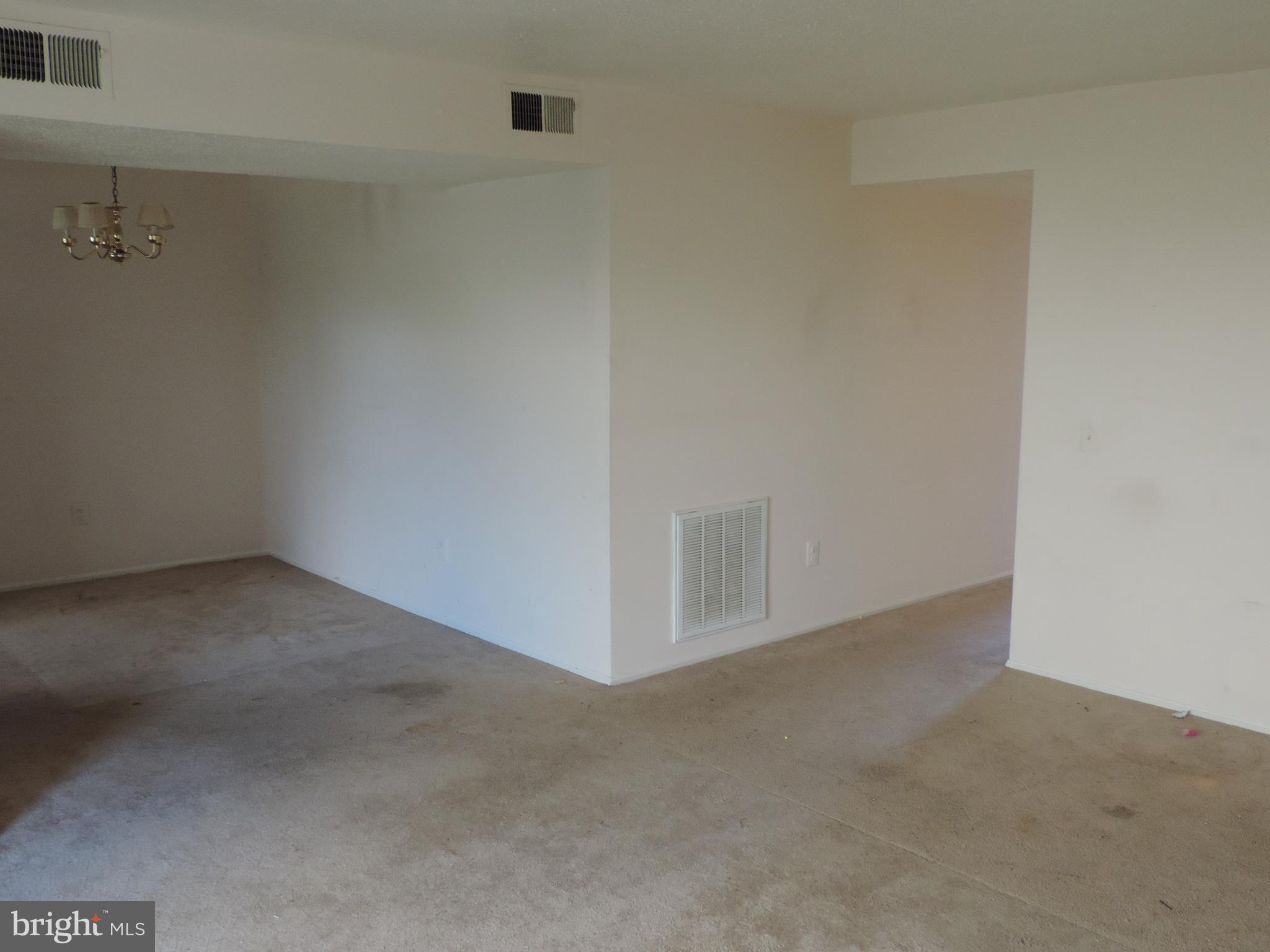 105 Fort Evans Road Southeast, Unit B Leesburg, VA 20175 - Photo 2 of 19 Interior (General)