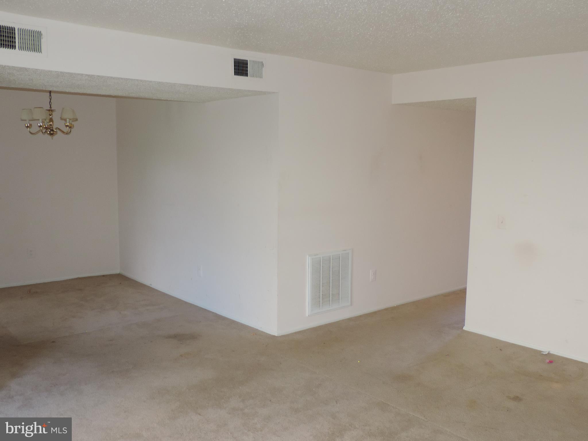 105 Fort Evans Road Southeast, Unit B Leesburg, VA 20175 - Photo 3 of 19 Interior (General)