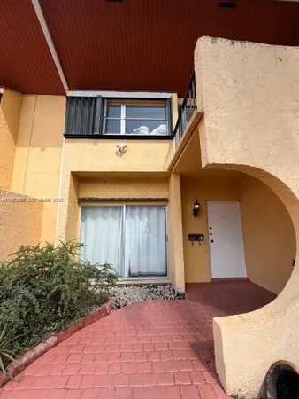 $2,850 | 13725 Southwest 84th Street, Unit C, Miami, FL 33183