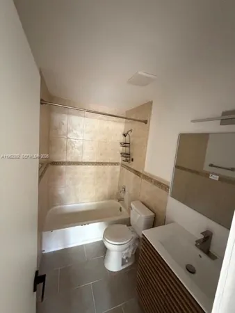 $2,800 | 13725 Southwest 84th Street, Unit C, Miami, FL 33183