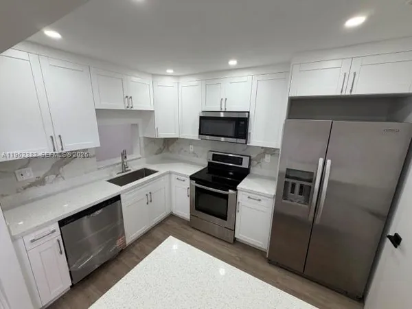 $2,800 | 13725 Southwest 84th Street, Unit C, Miami, FL 33183