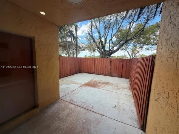 $2,800 | 13725 Southwest 84th Street, Unit C, Miami, FL 33183