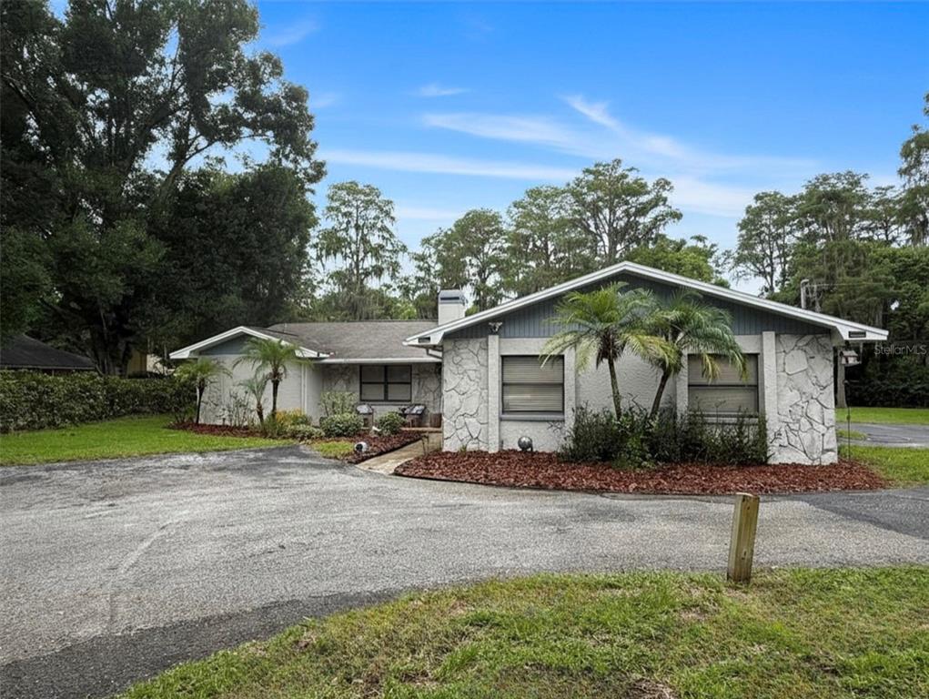 18306 Crawley Road Odessa, FL 33556 - Photo 3 of 49 Gallery Image 3
