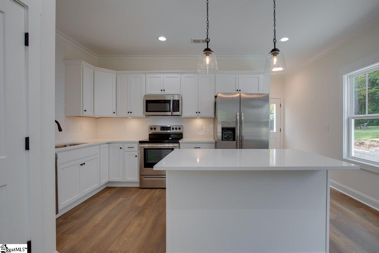 12 Clark Street Greenville, SC 29607 - Photo 5 of 13