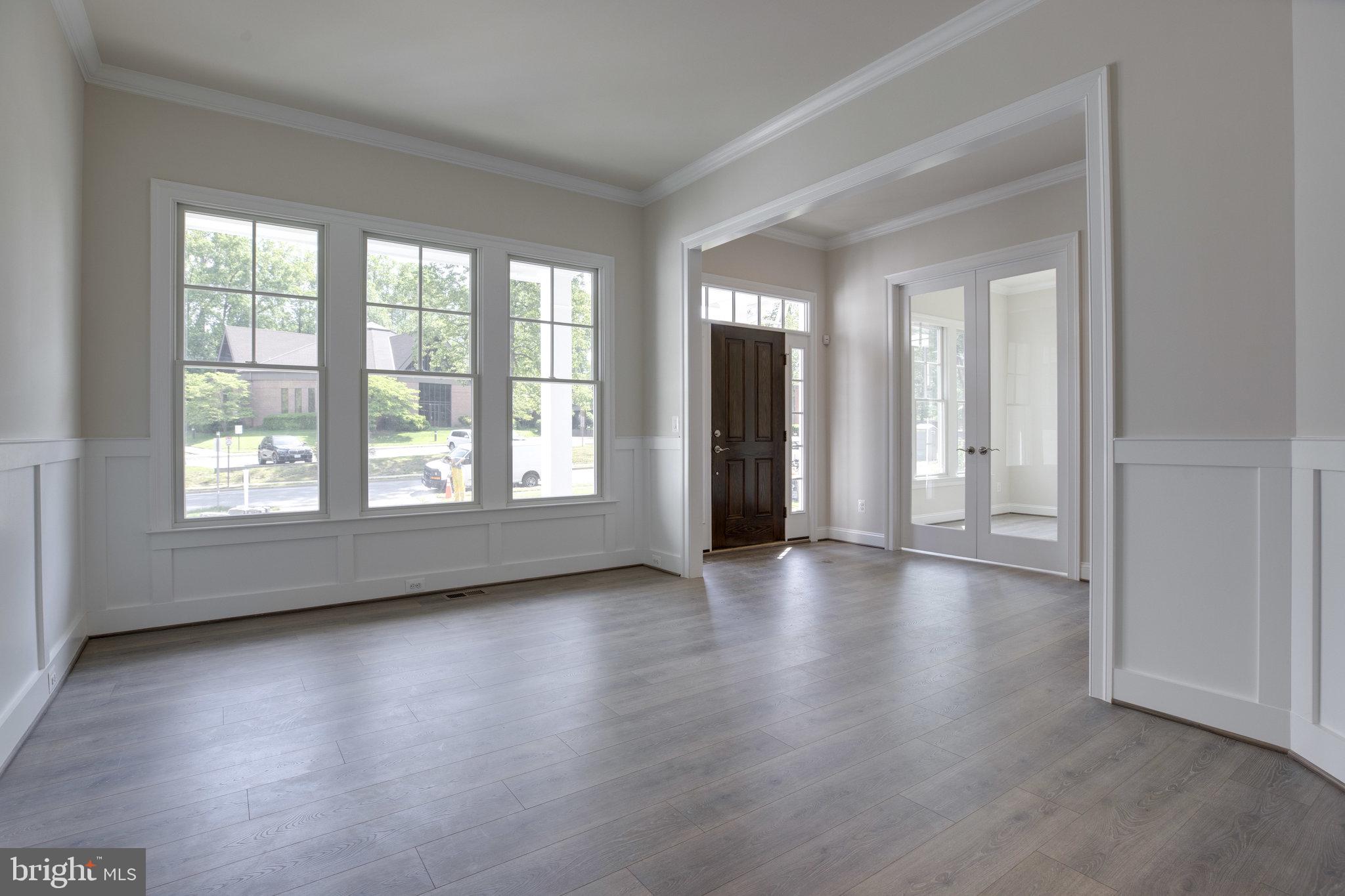 11022 Oakton Road Oakton, VA 22124 - Photo 3 of 34