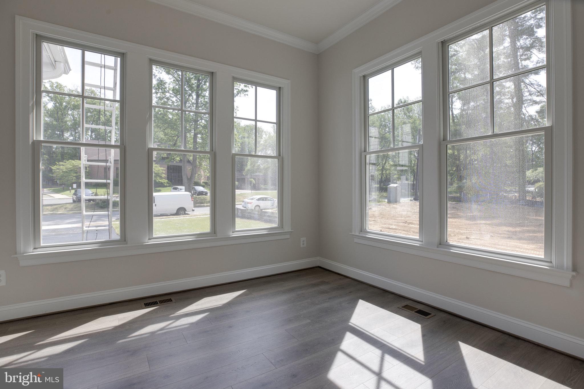 11022 Oakton Road Oakton, VA 22124 - Photo 4 of 34