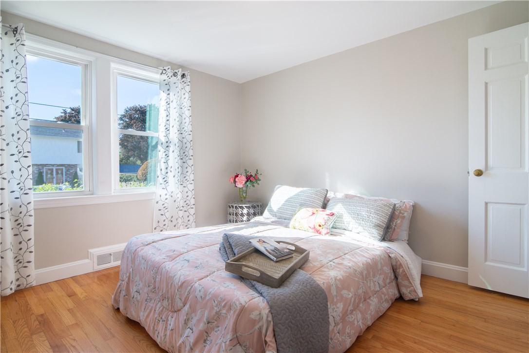 92 Old Spring Road Cranston, RI 02920 - Photo 10 of 31 Gallery Image 10