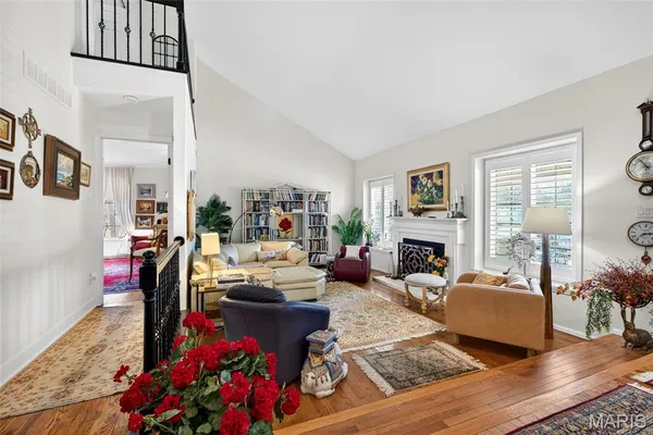 $650,000 | 15066 Green Cir Drive, Chesterfield, MO 63017