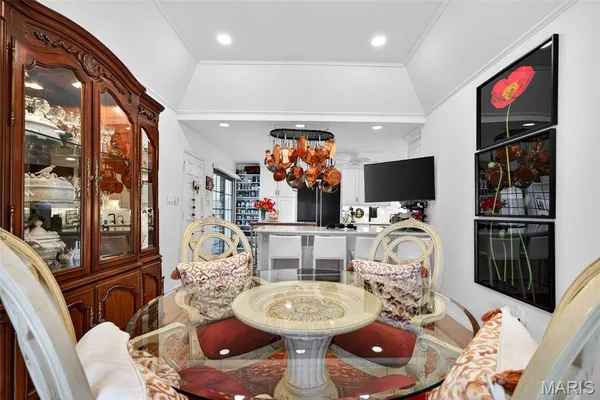 $650,000 | 15066 Green Cir Drive, Chesterfield, MO 63017