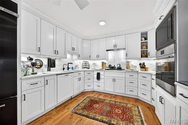 $650,000 | 15066 Green Cir Drive, Chesterfield, MO 63017