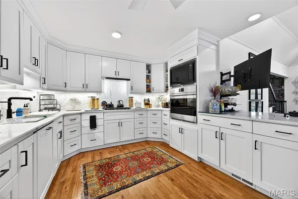 $650,000 | 15066 Green Cir Drive, Chesterfield, MO 63017