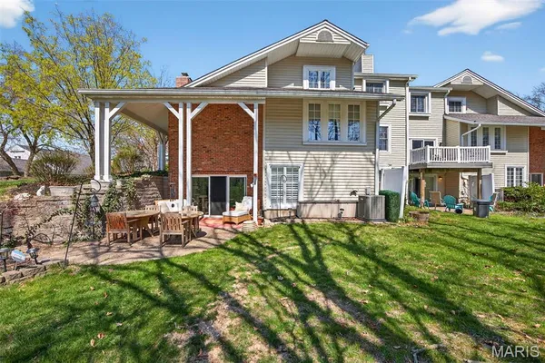 $650,000 | 15066 Green Cir Drive, Chesterfield, MO 63017
