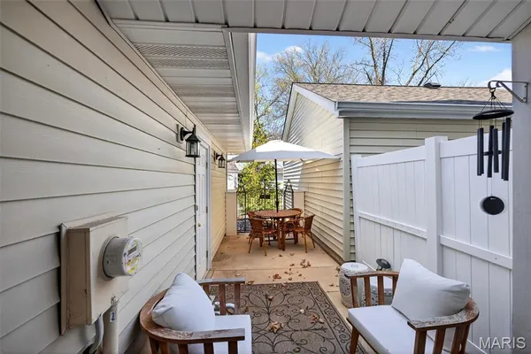 $650,000 | 15066 Green Cir Drive, Chesterfield, MO 63017