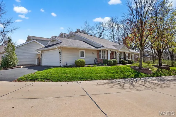 $650,000 | 15066 Green Cir Drive, Chesterfield, MO 63017