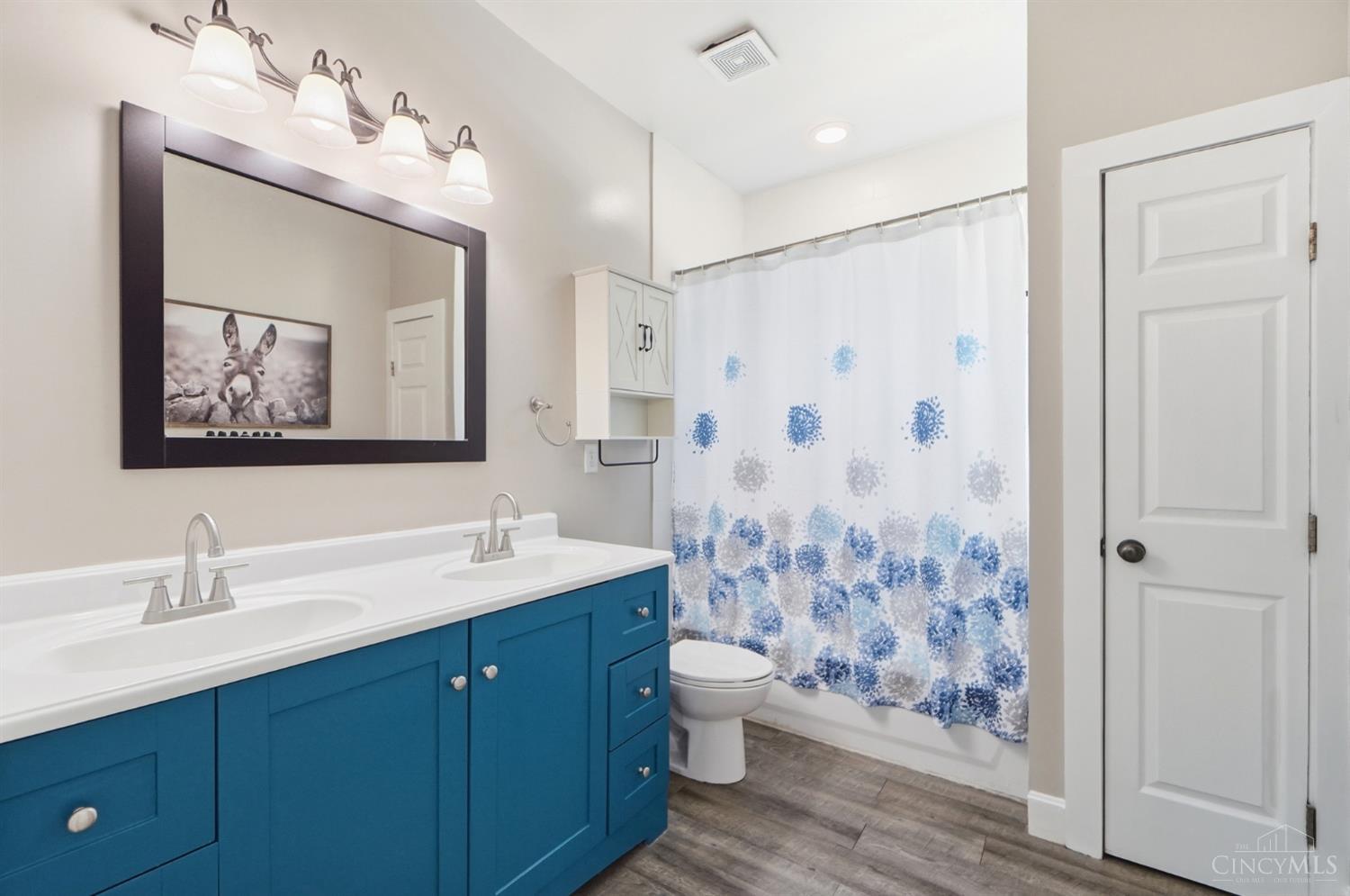 910 Springfield Cincinnati, OH 45215 - Photo 15 of 32 Gallery Image 15