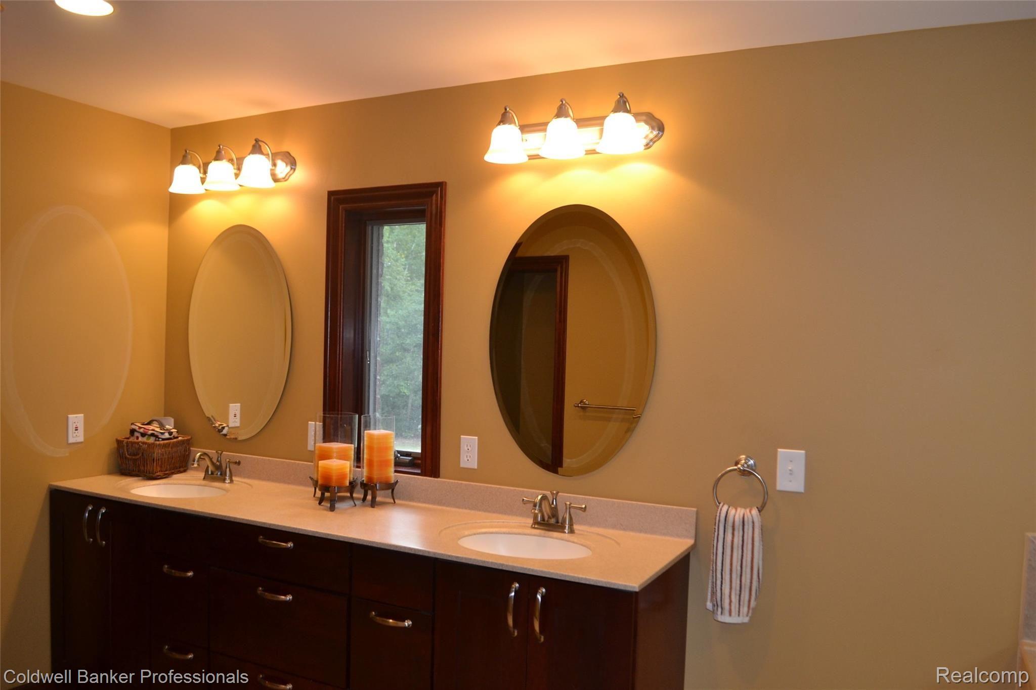 2321 King Road Lapeer, MI 48446 - Photo 21 of 59 DSC_0430.JPG