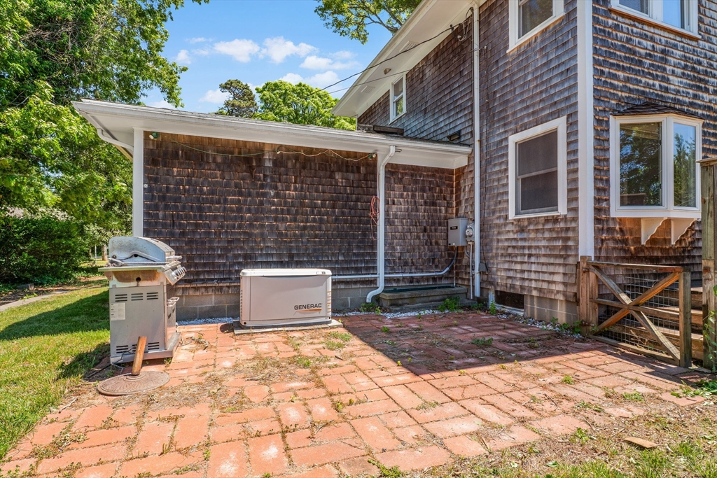 20 Quaker Road Falmouth, MA 02540 - Photo 4 of 38