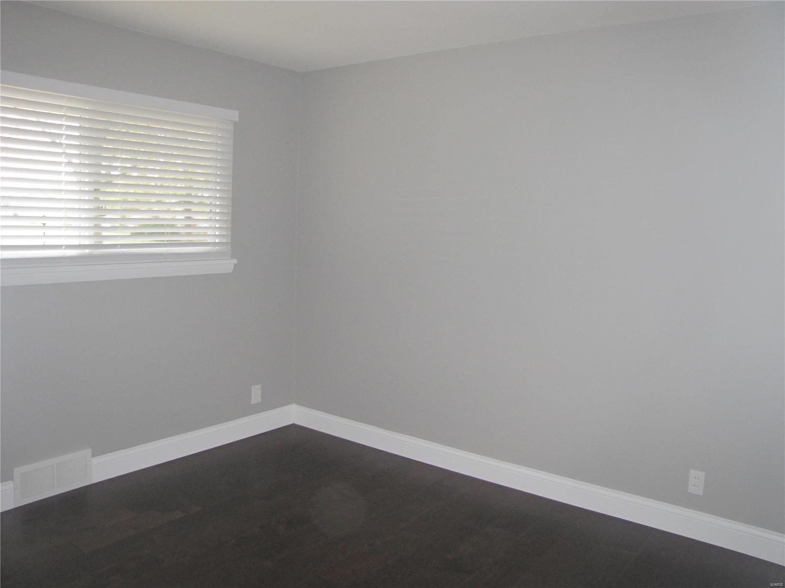 4226 Aqua Ridge Drive St. Louis, MO 63129 - Photo 11 of 33