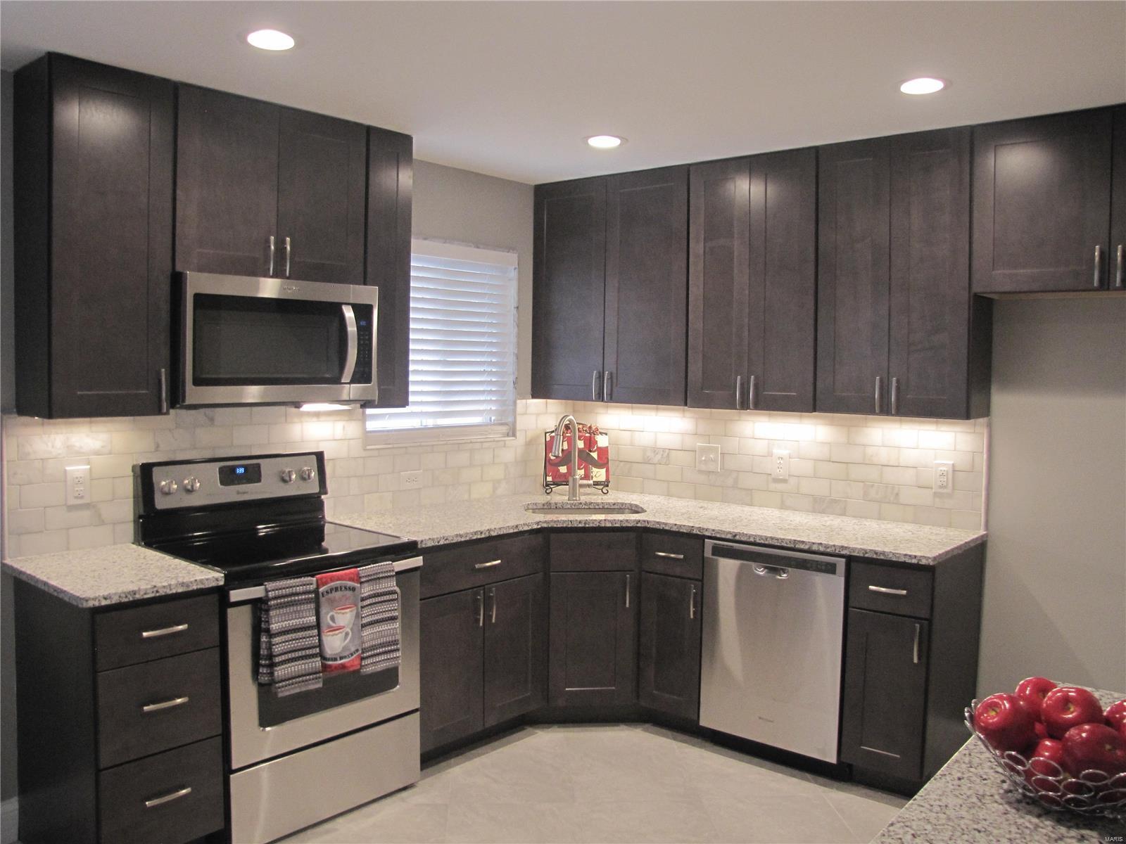 4226 Aqua Ridge Drive St. Louis, MO 63129 - Photo 17 of 33