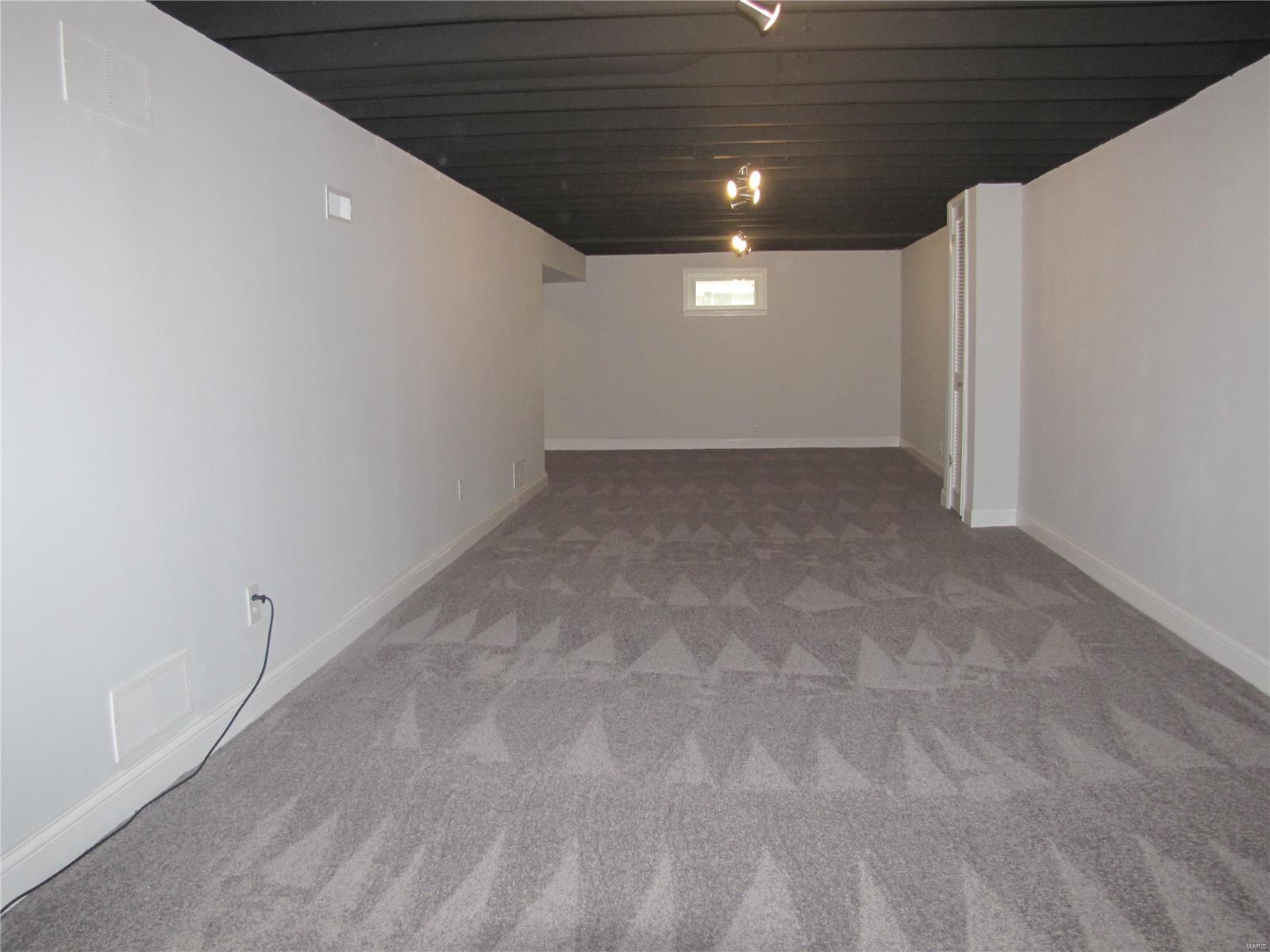 4226 Aqua Ridge Drive St. Louis, MO 63129 - Photo 18 of 33