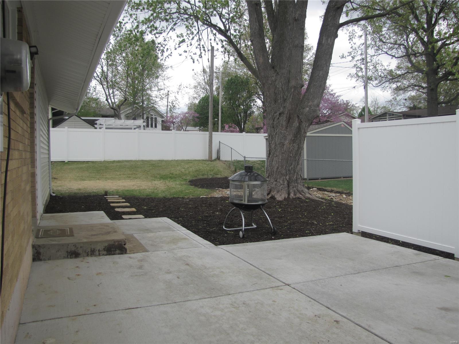 4226 Aqua Ridge Drive St. Louis, MO 63129 - Photo 26 of 33