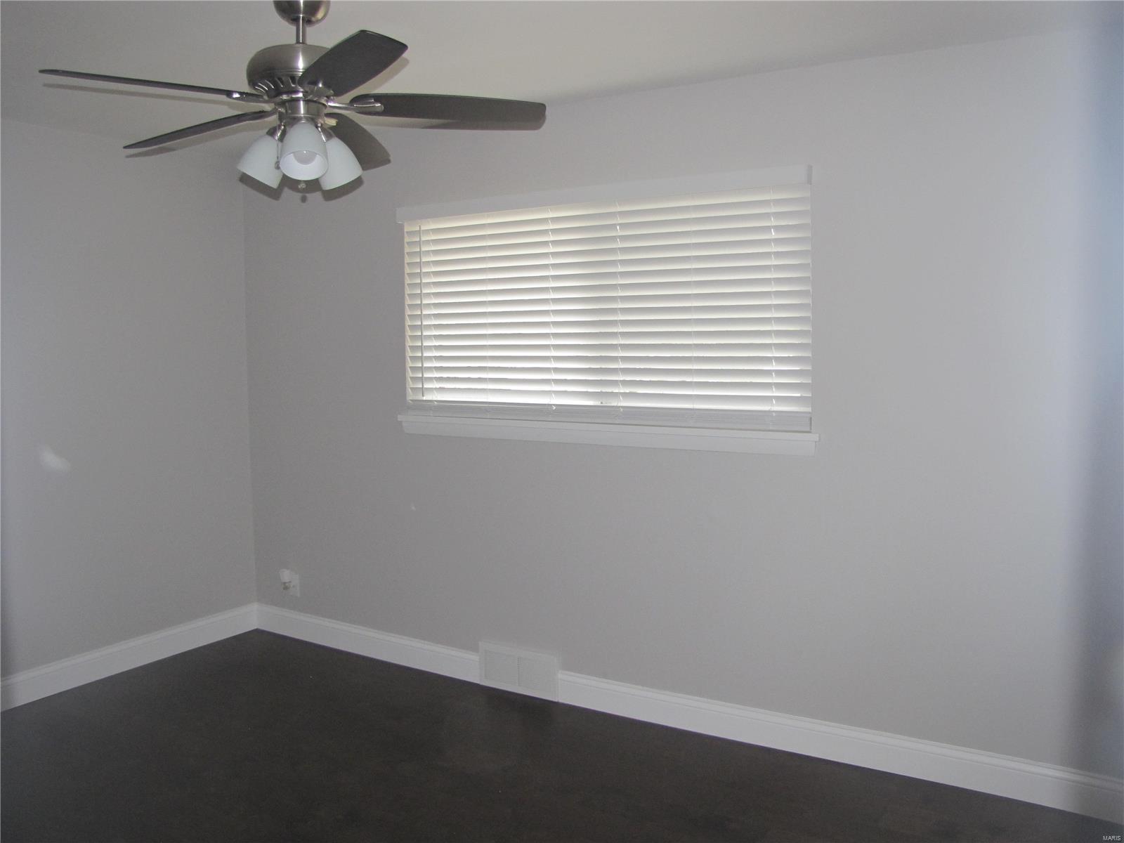 4226 Aqua Ridge Drive St. Louis, MO 63129 - Photo 9 of 33