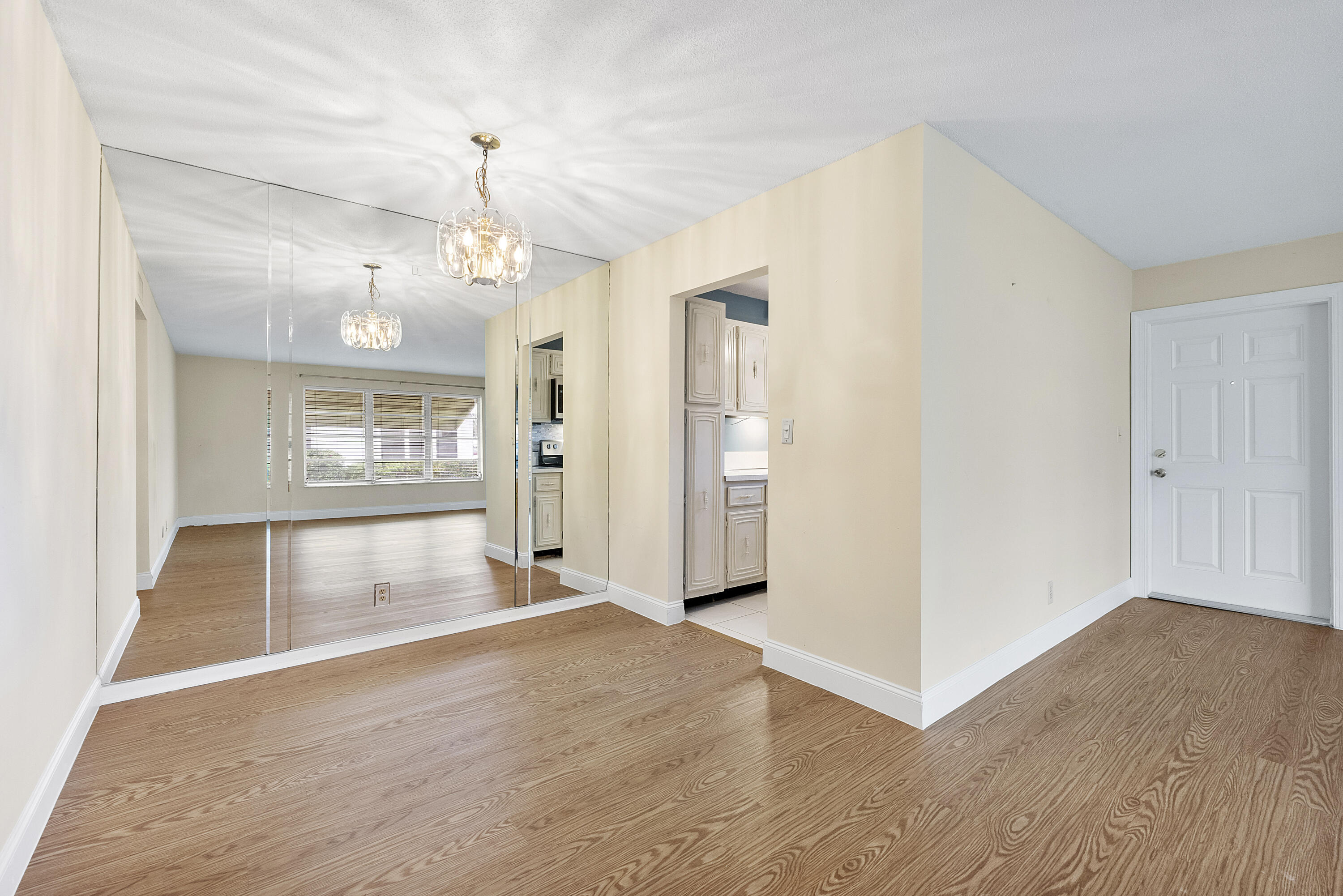 212 West High Point Terrace, Unit A Delray Beach, FL 33445 - Photo 6 of 34 212 W High Point Terr unit A_008