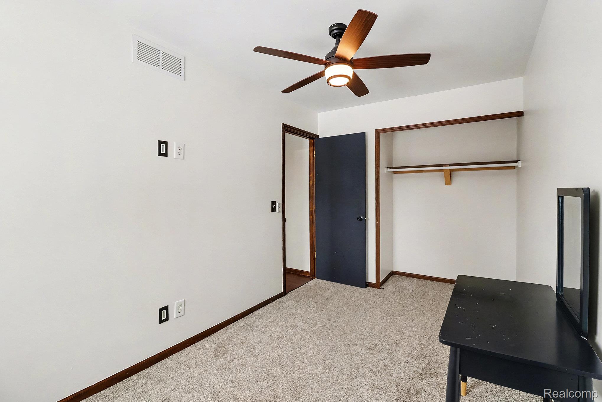 13933 Bliven Road Byron, MI 48418 - Photo 12 of 35 012_file_697.jpg