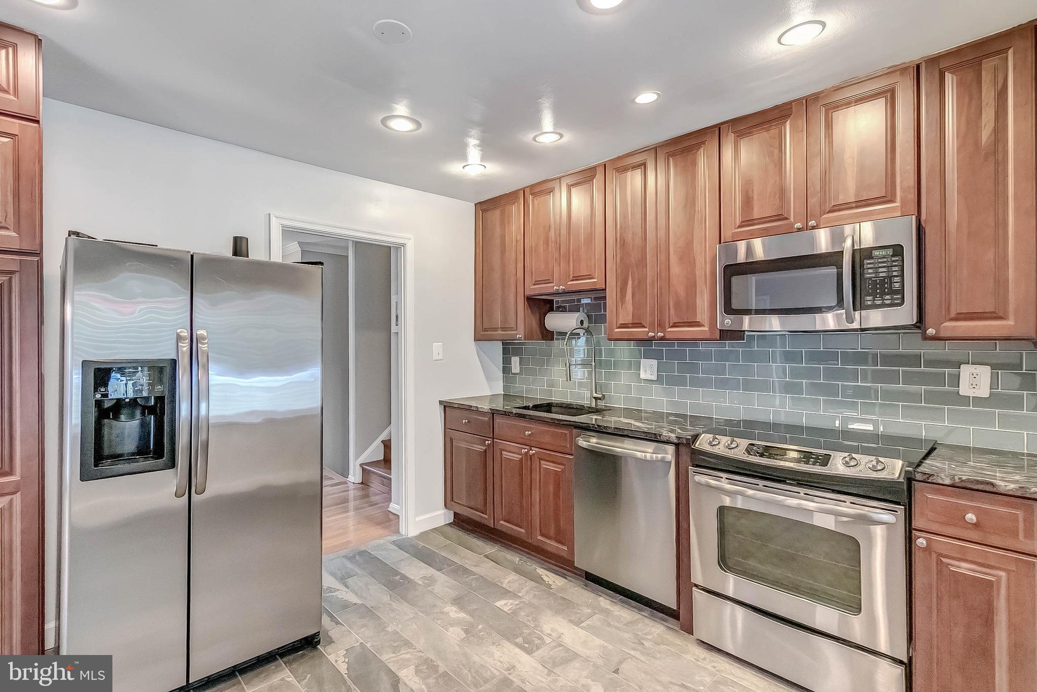 2302 Archdale Road Reston, VA 20191 - Photo 5 of 51