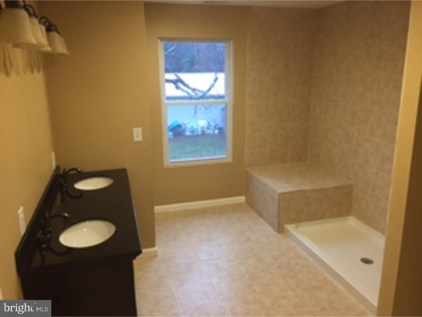 548 Little Mill Road Monroeville, NJ 08343 - Photo 10 of 16 Master Bathroom