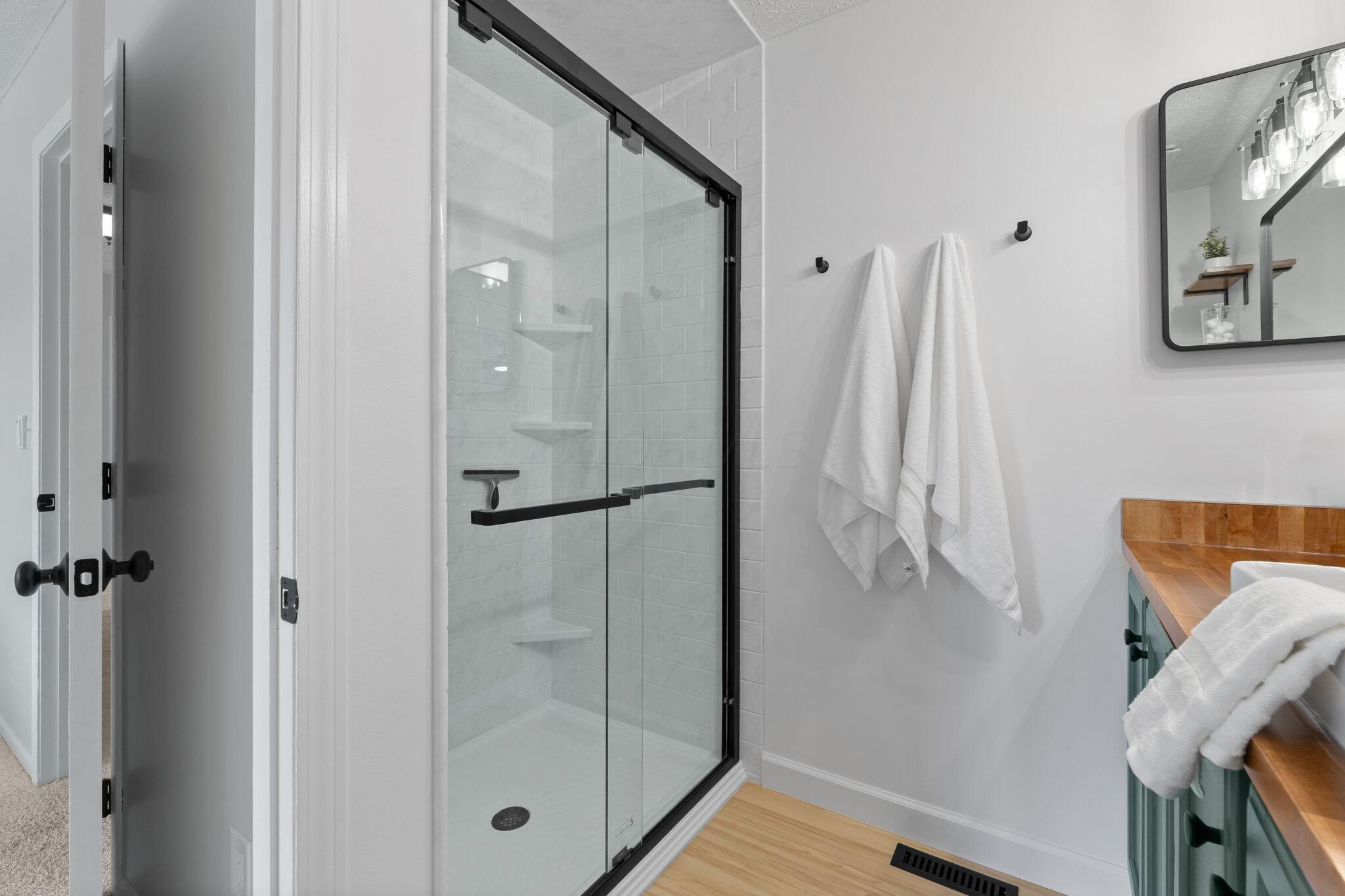 2935 Splitrock Road Columbus, OH 43221 - Photo 22 of 34 Primary Ensuite