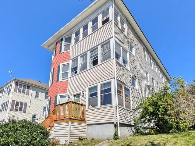 $675,000 | 21 Hitchcock Road, Worcester, MA 01603