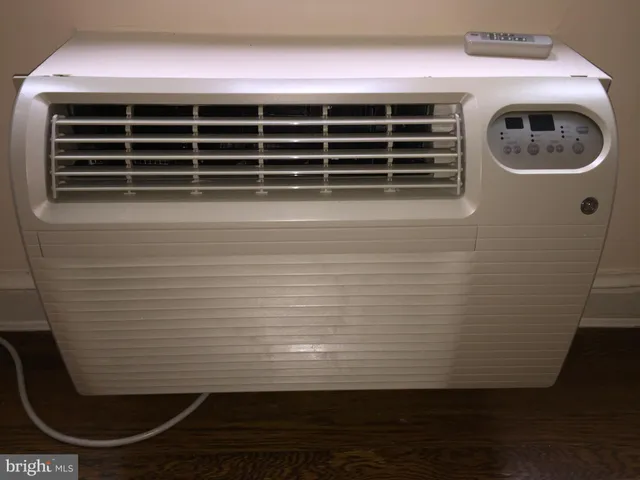 $1,900 | 3051 Idaho Avenue Northwest, Unit 402, Washington, DC 20016