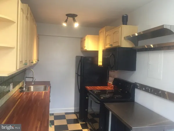 $1,700 | 3051 Idaho Avenue Northwest, Unit 402, Washington, DC 20016