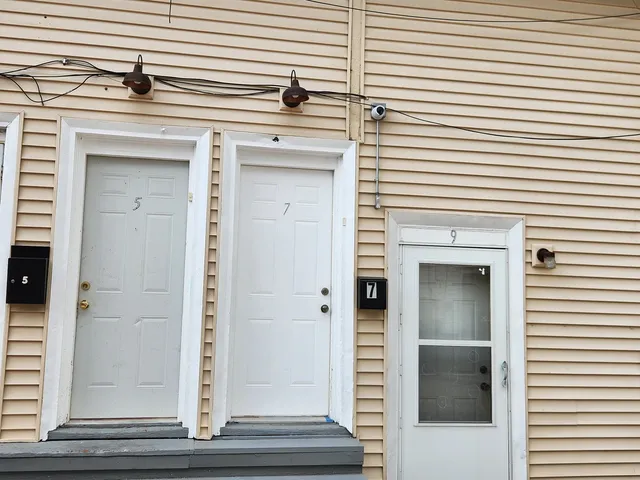 $165,000 | 7 National Street, Unit 7, Elgin, IL 60123