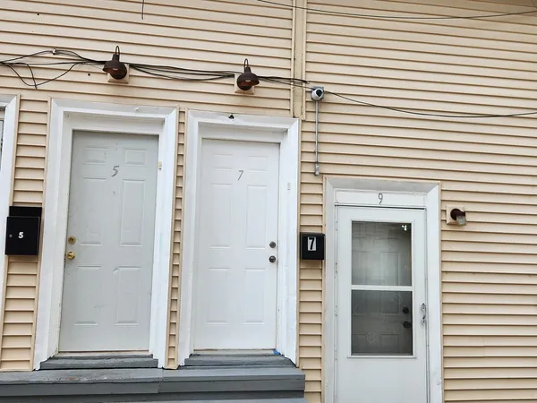 $159,000 | 7 National Street, Unit 7, Elgin, IL 60123