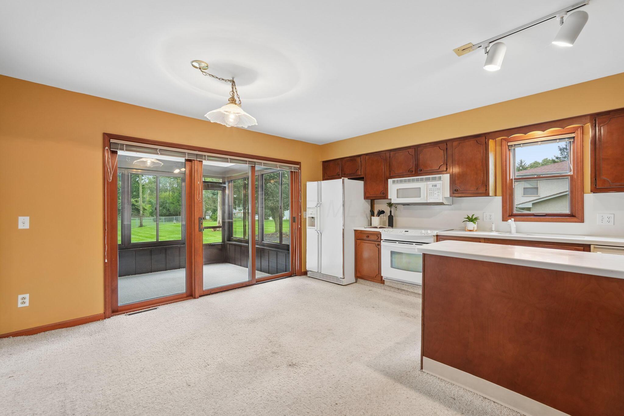 898 Plum Ridge Columbus, OH 43213 - Photo 16 of 45 15-web-or-mls-898-plum-ridge-road