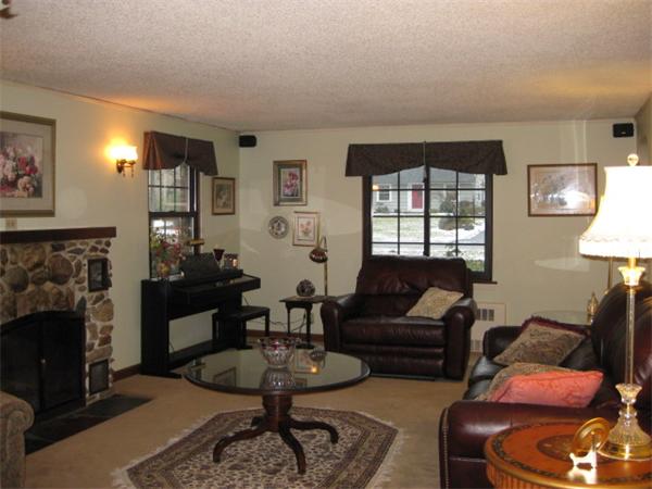 4 Ridgewood Road Wilbraham, MA 01095 - Photo 3 of 27 Gallery Image 3