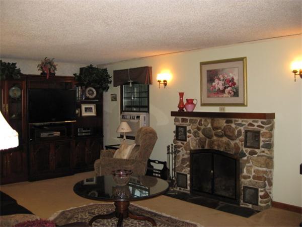 4 Ridgewood Road Wilbraham, MA 01095 - Photo 8 of 27 Gallery Image 8