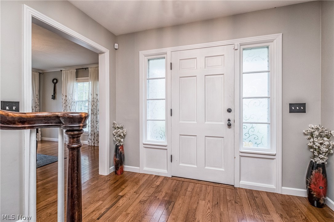 3108 Midvale Road Northwest Canton, OH 44718 - Photo 4 of 21 Large hall Entry Foyer with hardwood floors