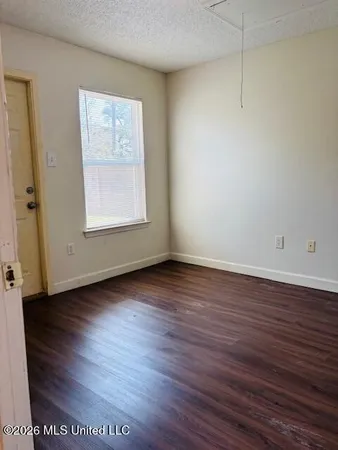 $1,400 | 10662 East Bay Tree Drive, Gulfport, MS 39503