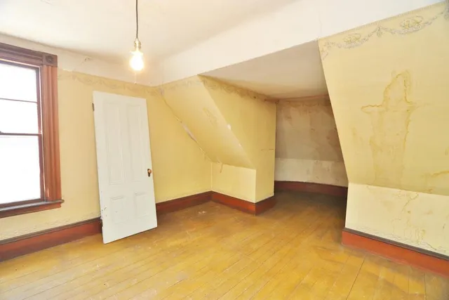 $379,000 | 2 West Broadway, Bangor, ME 04401