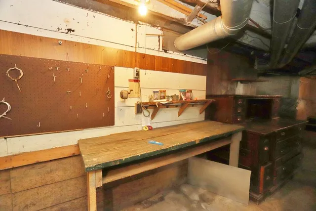 $379,000 | 2 West Broadway, Bangor, ME 04401