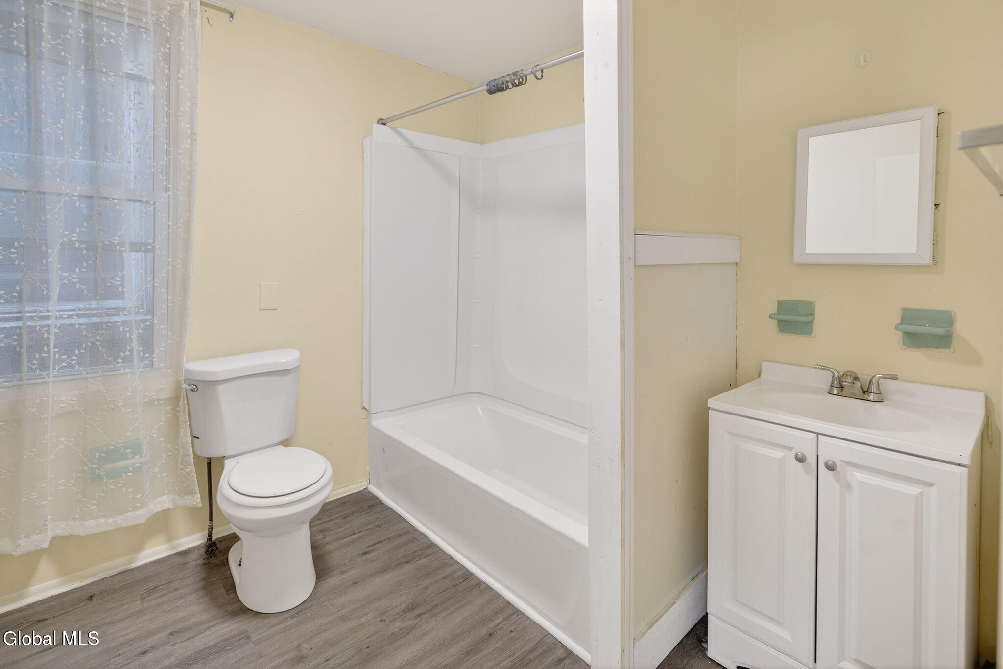 38 Tyler Street Troy, NY 12180 - Photo 17 of 28 Fourth Interior 8 of 19