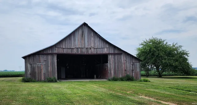 $340,000 | 7323 South 350 East, Berne, IN 46711