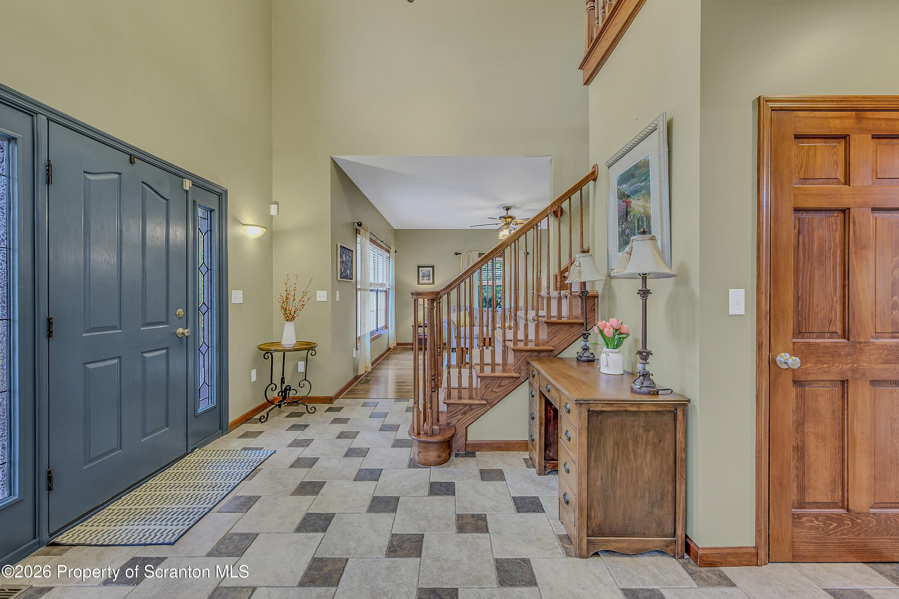 618 Goldbutton Street Archbald, PA 18403 - Photo 9 of 73 Foyer