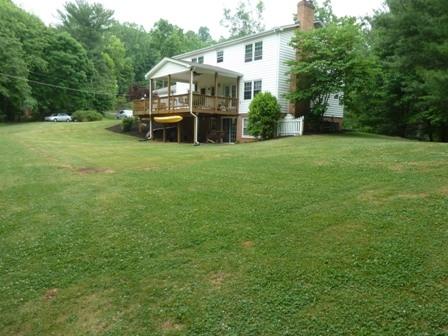 6588 Old Farm Road Roanoke, VA 24018 - Photo 30 of 34 31 Back of Home & Yard