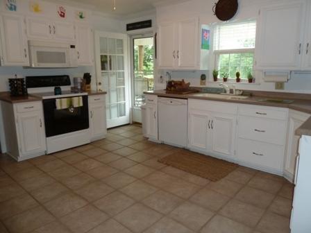 6588 Old Farm Road Roanoke, VA 24018 - Photo 6 of 34 6 Kitchen